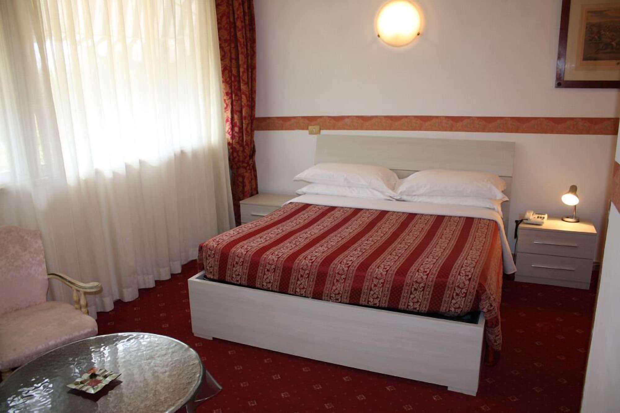 Hotel Giulietta E Romeo Casal Palocco Dış mekan fotoğraf