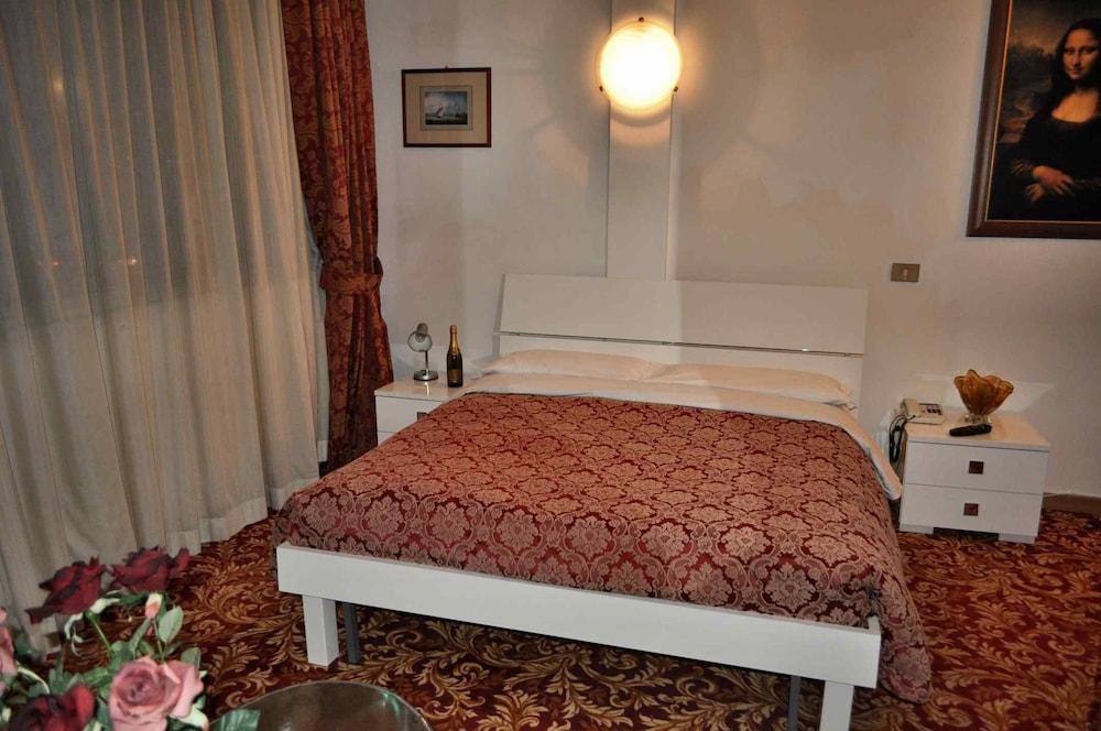 Hotel Giulietta E Romeo Casal Palocco Dış mekan fotoğraf